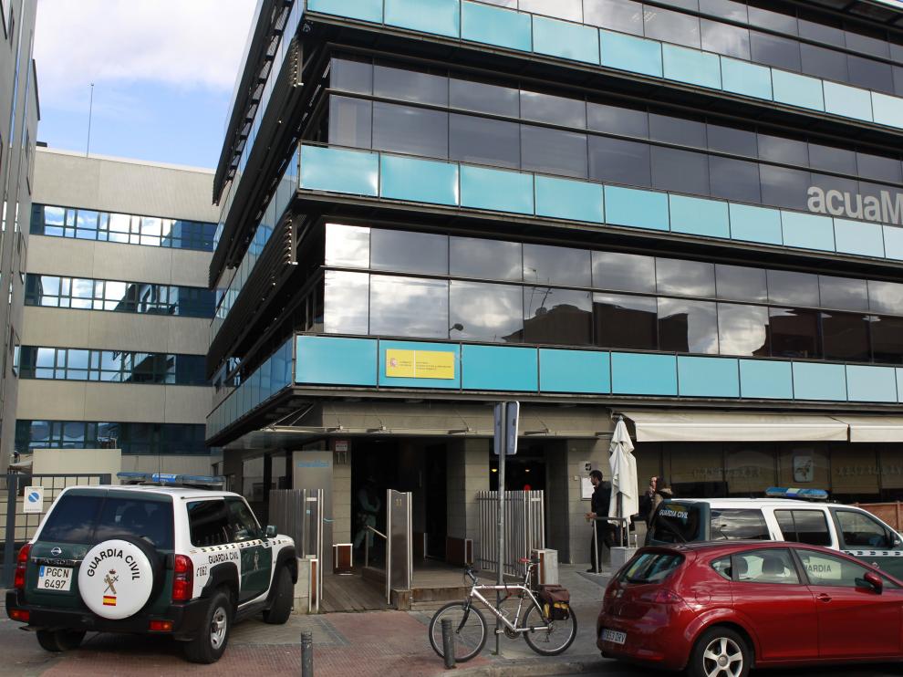 El lunes registraron la sede de la empresa por posible fraude en contratos.