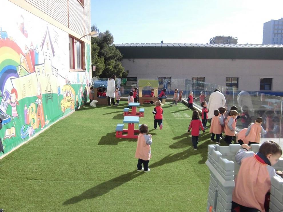 Patio para los niños de 2 años del colegio Moncayo.