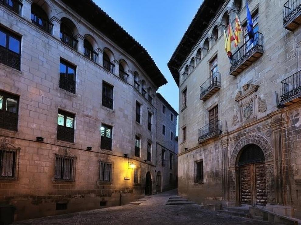 Plaza de la villa de Sos del Rey Católico.