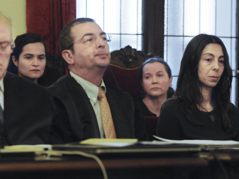 Montserrat González y su hija Triana Martínez, durante el juicio