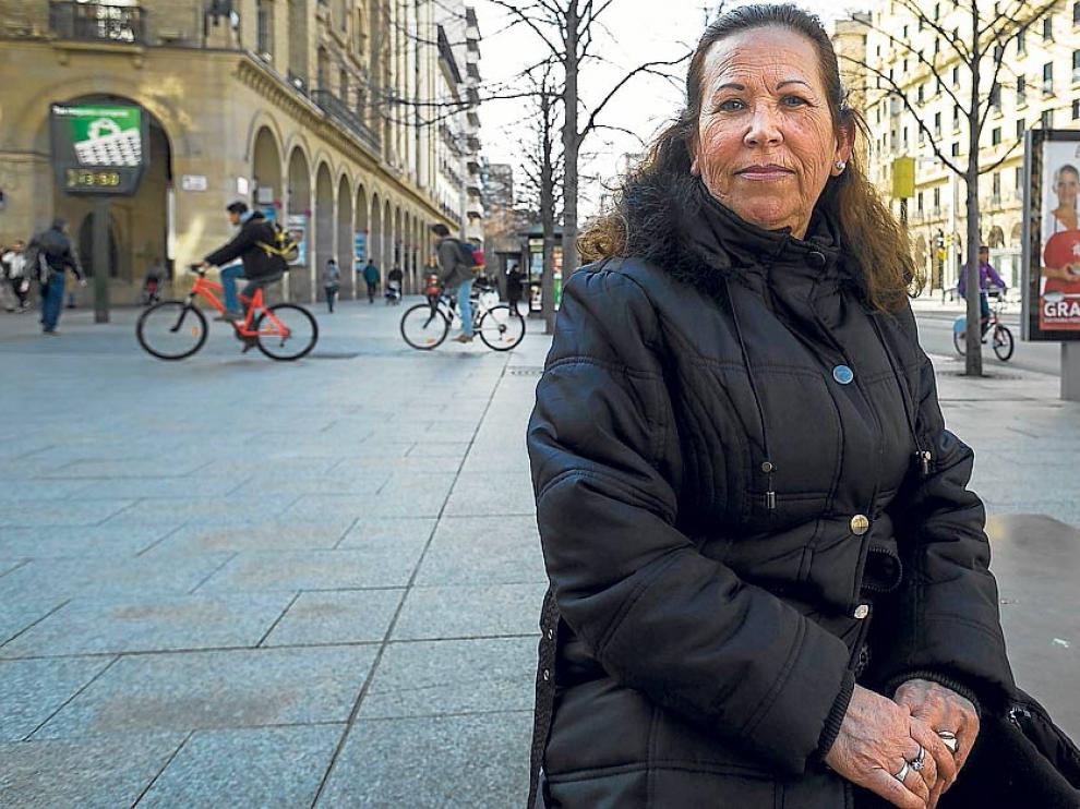 Francisca Escudero, ayer, en el paseo de la Independencia, tras la vista judicial.