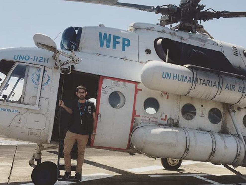 El doctor César Velasco, del Hospital Clínico, en una imagen de su misión humanitaria en Sierra Leona.