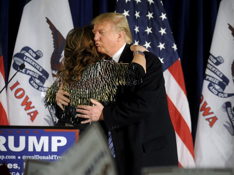 Sarah Palin anuncia su apoyo a Donald Trump