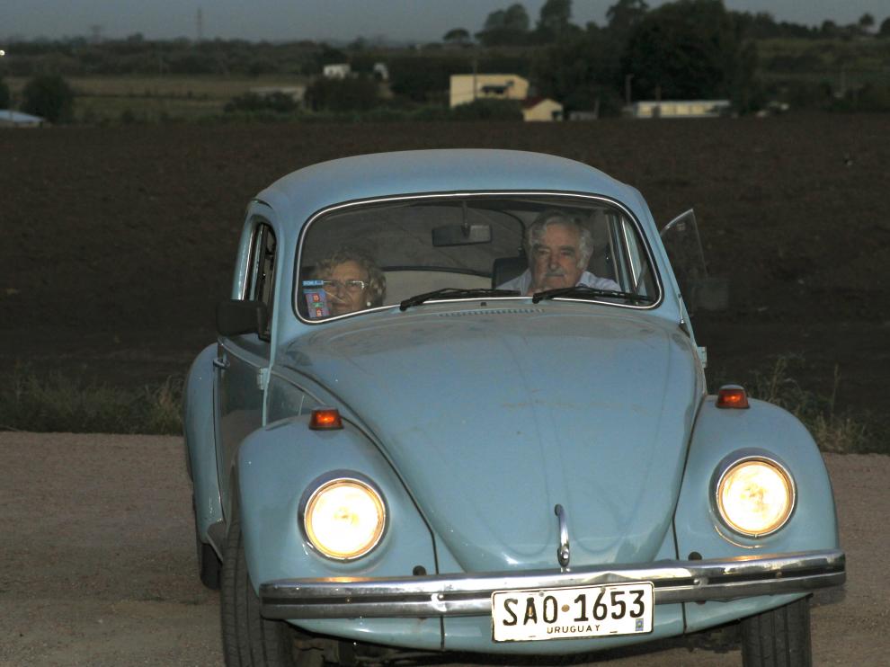 Mujica y Carmena, en el 'Fusca' del expresidente uruguayo