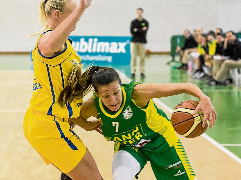 Paola Ferrari, jugadora del Mann Filter Zaragoza.