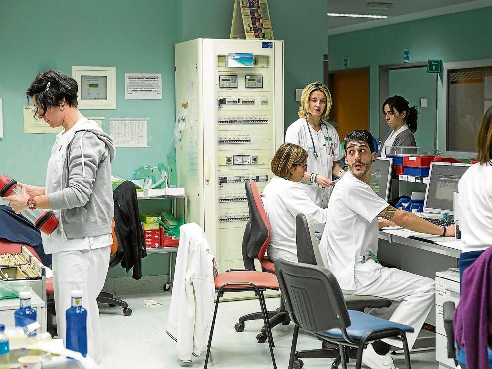El servicio de Urgencias del Miguel Servet (solo hospital General) atiende una media de 330 pacientes al día. Puede haber picos en los se que superan los 400.