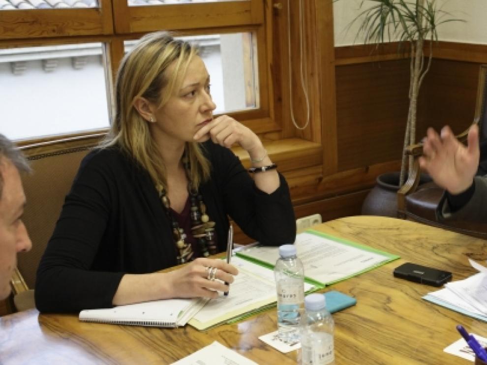 La consejera Marta Gastón se reune con el alcade de Teruel, Manuel Blasco