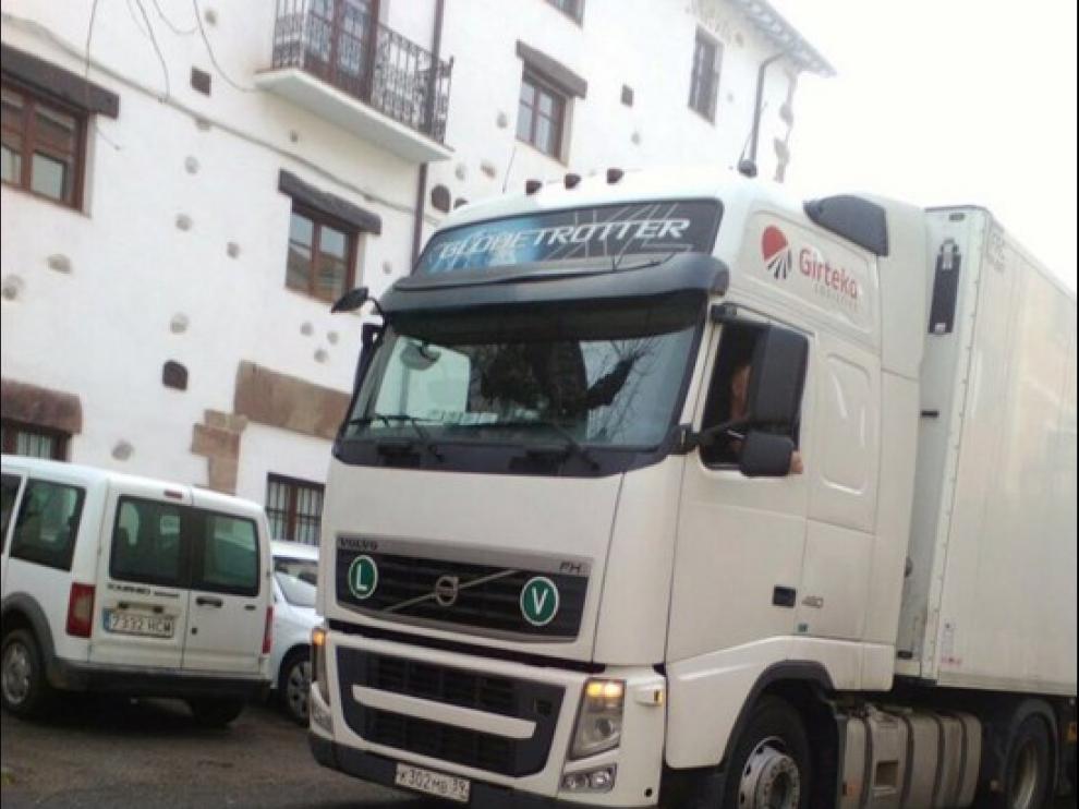 Un tercer camión ha vuelto a perderse en el camino a su paso por Ezcaray.