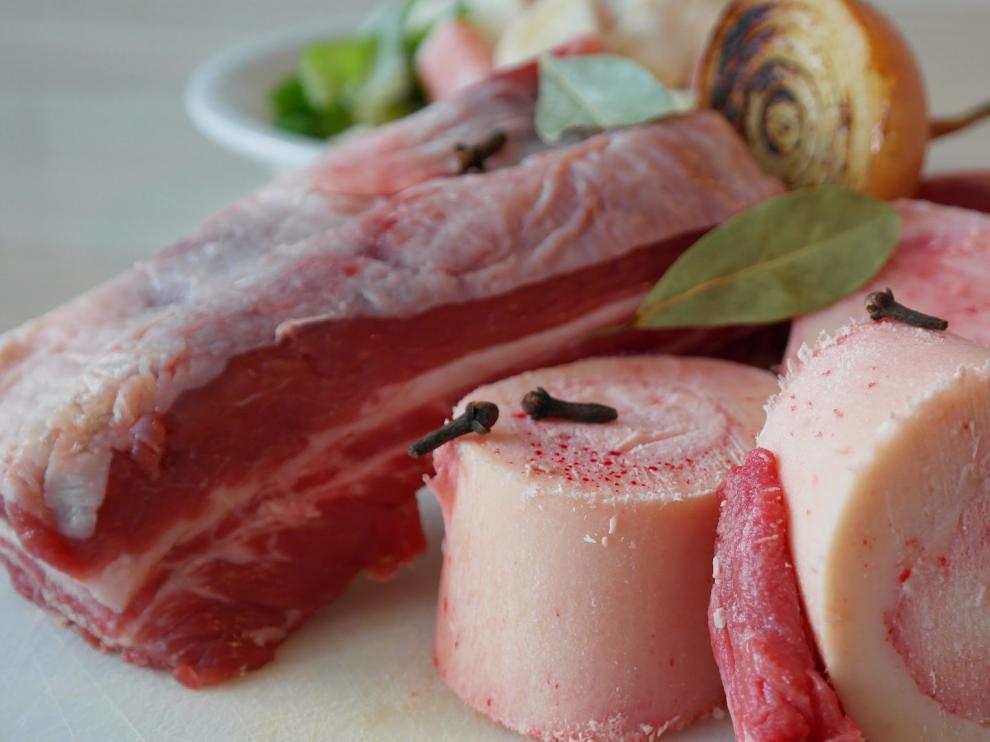 Añadir tuétano a los guisos es una clásico del recetario de cocina español.