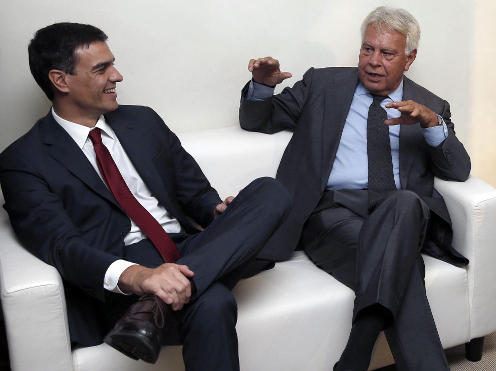 Felipe González y Pedro Sánchez, en un encuentro en octubre de 2014.