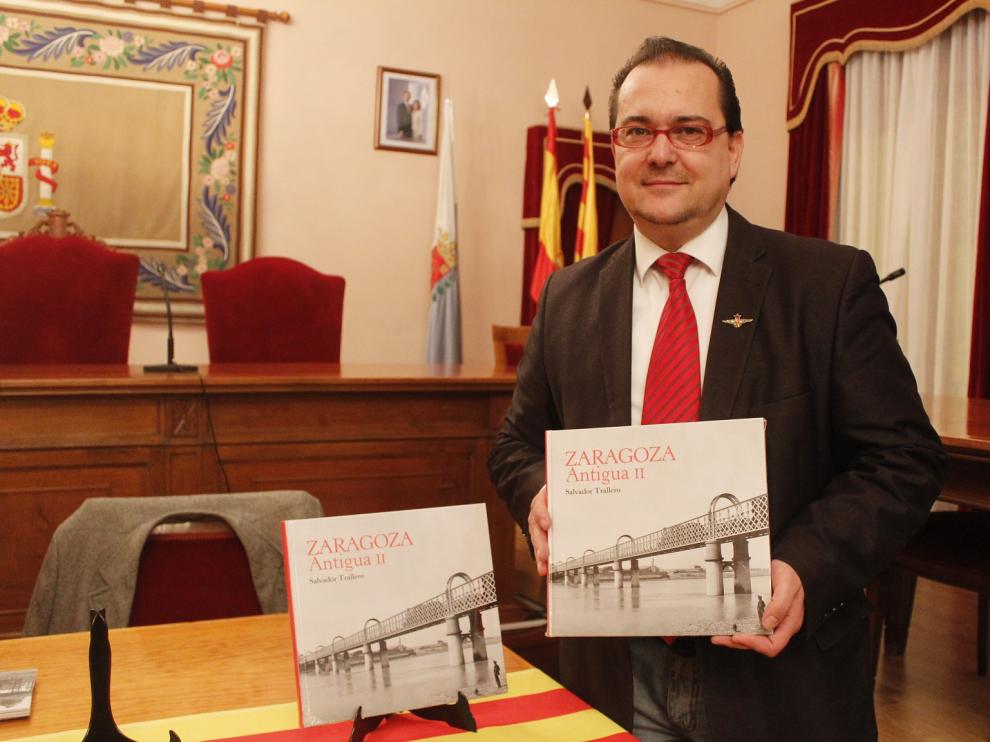 Salvador Trallero durante la presentación de su libro en Sariñena.