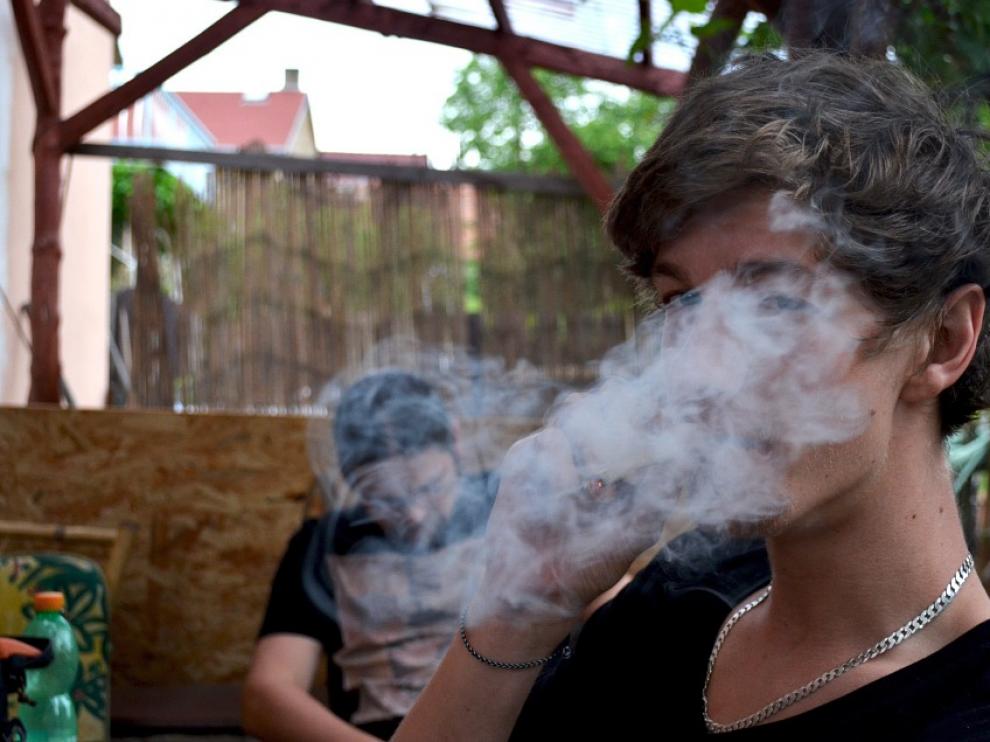 Conducir bajo la influencia de drogas acarrea una sanción económica de 1.000 euros y la retirada de seis puntos.