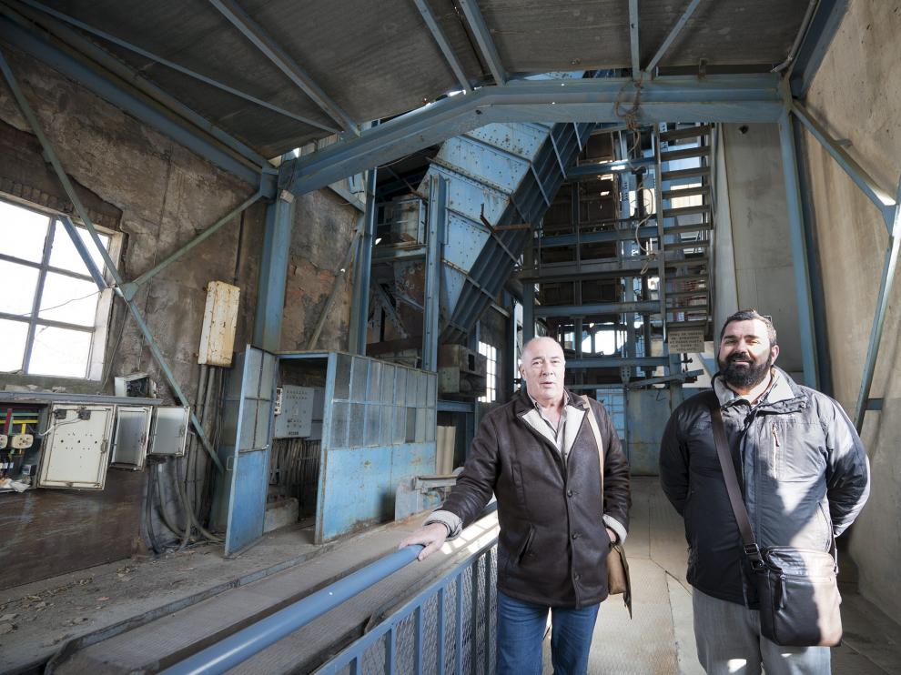 De mina a museo. El Pozo Pilar, reconvertido en Centro de Interpretación de la Minería, recibe anualmente 23.000 visitantes. Su gerente, Juan Cañizares -a la derecha en la foto-, destaca la importancia de conservar y mostrar la antigua explotación como pa