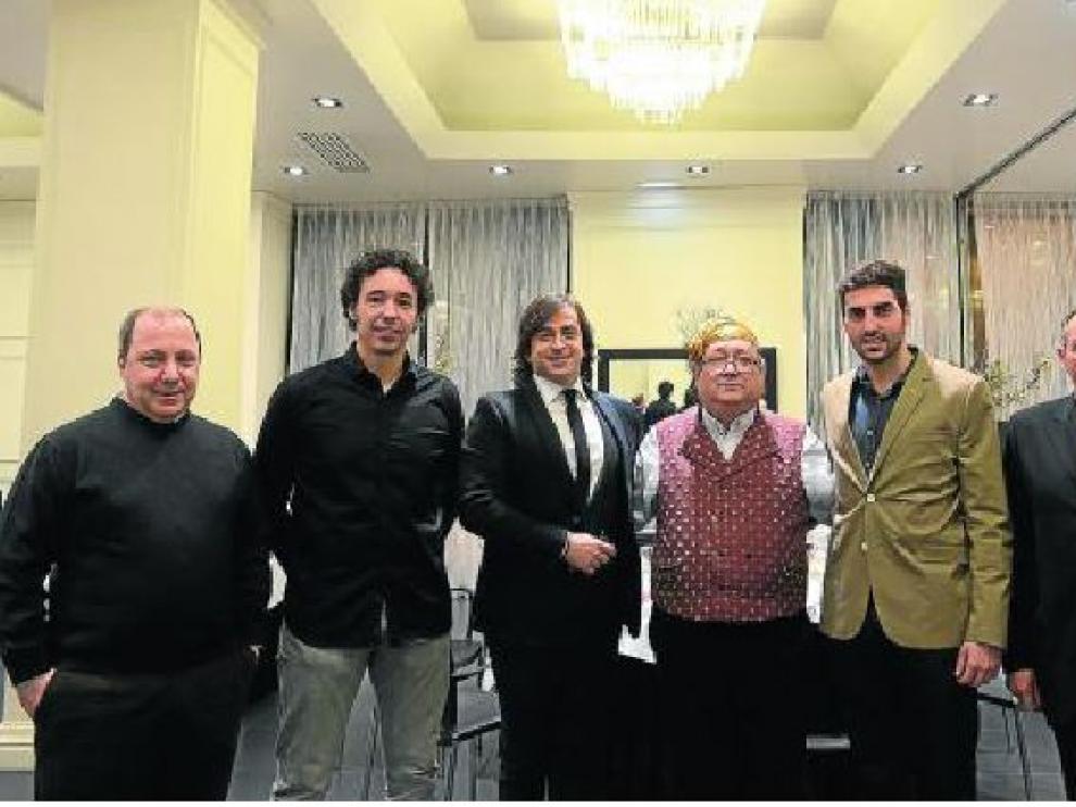 José Enrique Deza, Paco Fuster, Nacho del Río, Pedro Morales, Héctor Artal y Alfredo Artal, en el hotel Reino de Aragón.