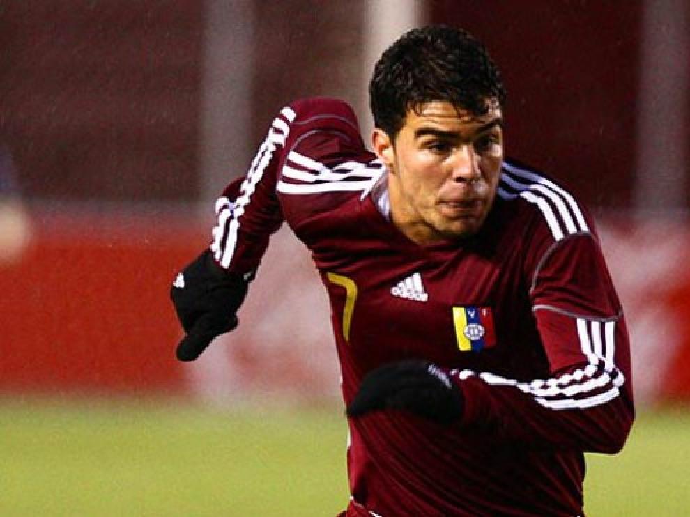 Alexander González refuerza la banda derecha del Huesca