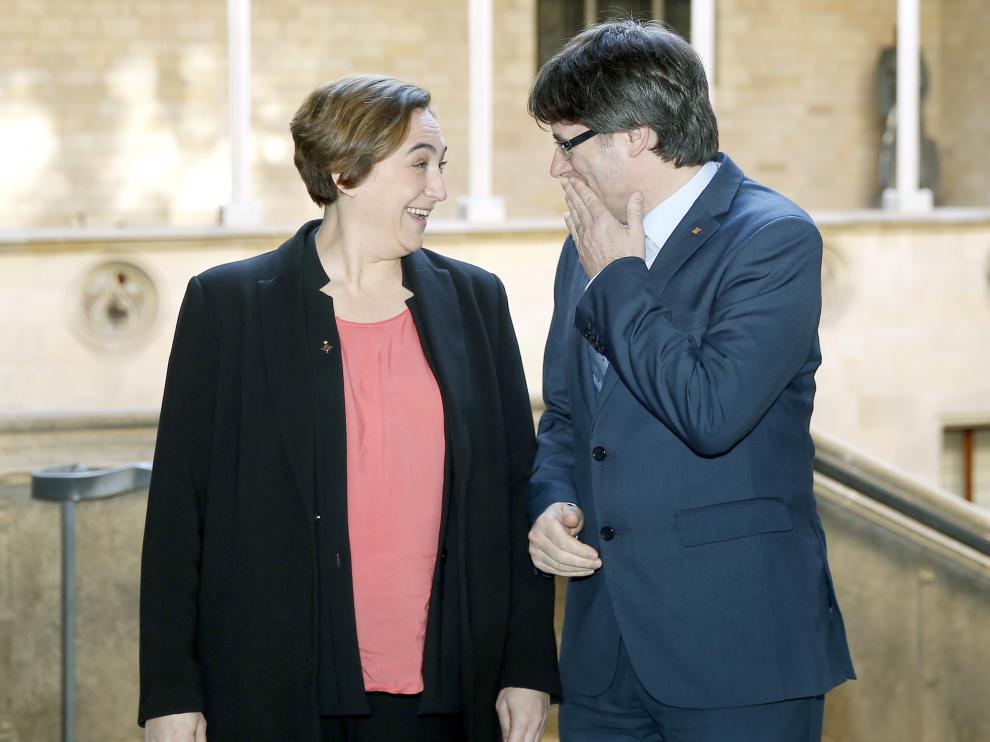 Puigdemont se reune con Ada Colau