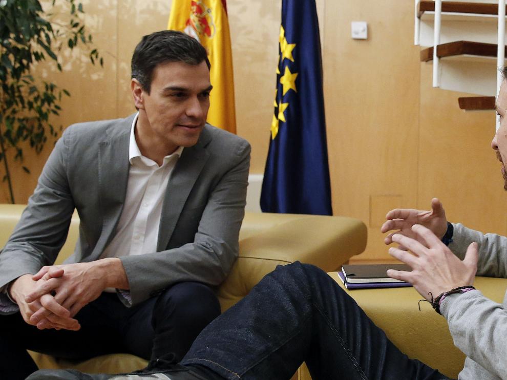 Pablo Iglesias durante su reunión con Pedro Sánchez en una imagen de archivo.