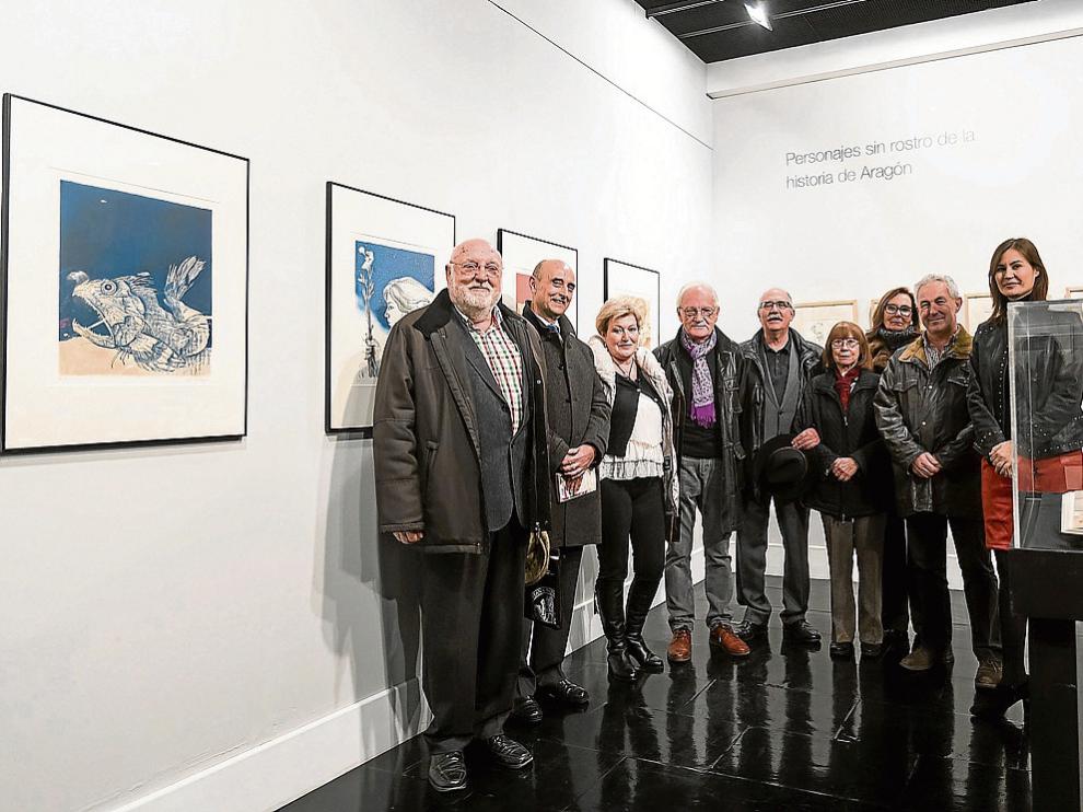 Gonzalo Borrás, Antonio Rodés, Raquel de Miguel, Natalio Bayo, Antonio Abad, Julia Dorado, Pilar Urbano, Joaquín Gimeno y Olga Julián, en la sala CAI Luzán.