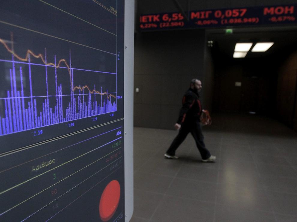 La bolsa de Atenas ha sufrido un fuerte desplome que se acerca al mínimo histórico de 2012.
