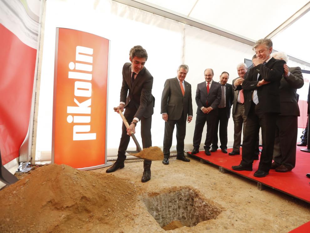 Colocación de la primera piedra de la nueva fábrica de Pikolin en Plaza