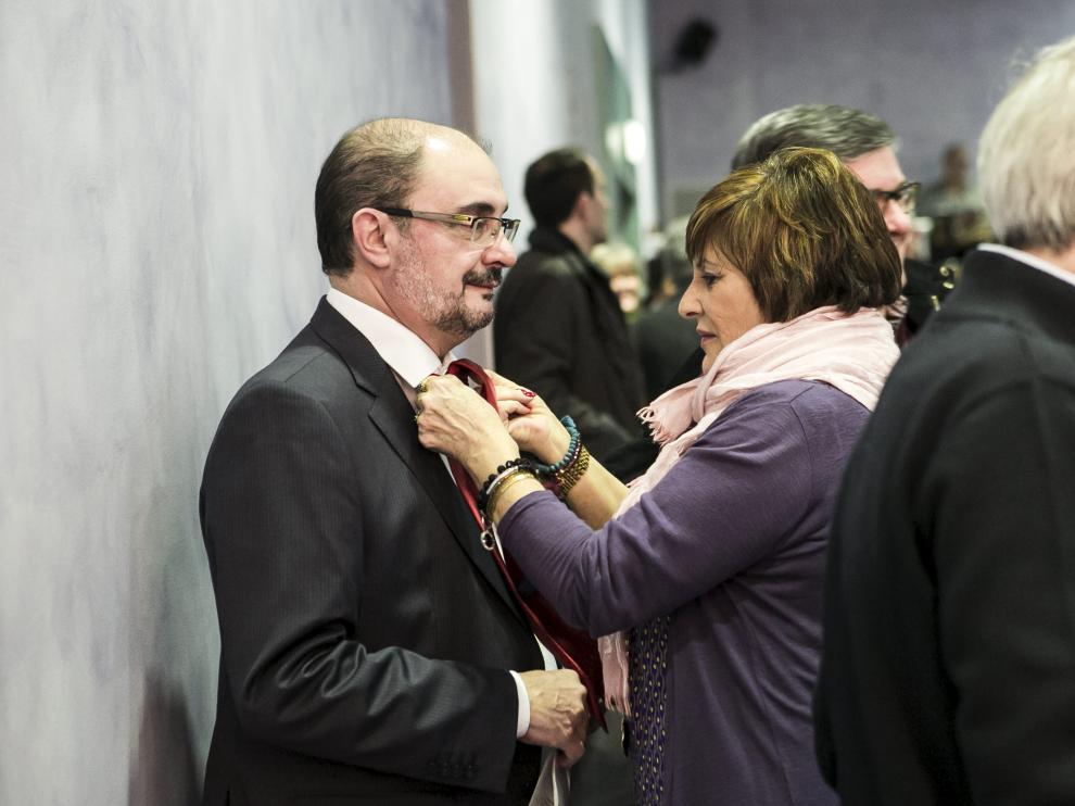 Javier Lambán, antes de participar en la tercera asamblea abierta que realiza con militantes y simpatizantes del partido en Aragón.