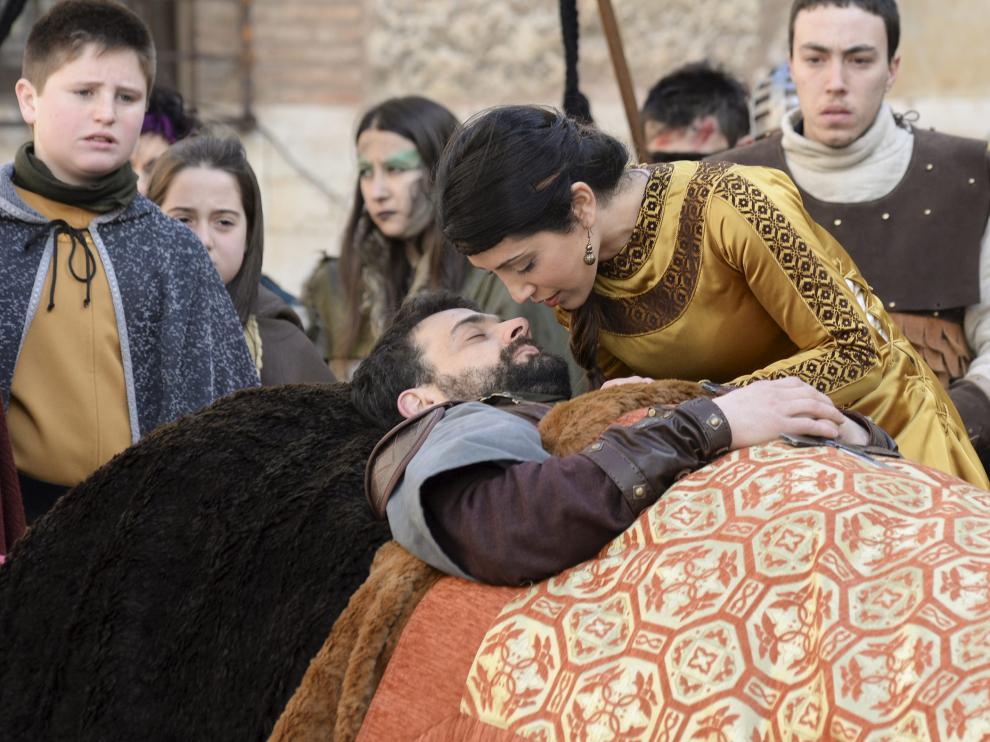 Un momento de la representación de la historia de los amantes en las Bodas de Isabel de Segura en Teruel.