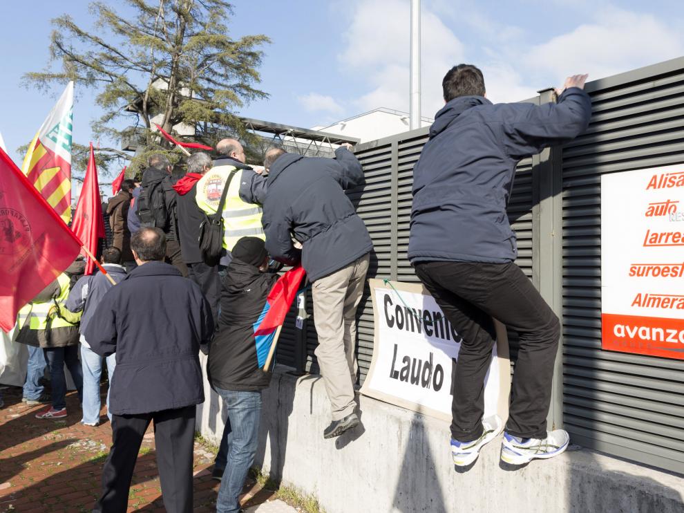 La protesta de los trabajadores de Auzsa llega a Madrid.