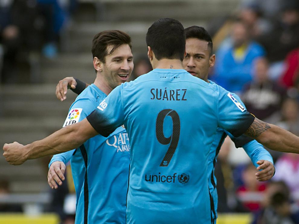 Suárez, Messi y Neymar celebrando un gol.