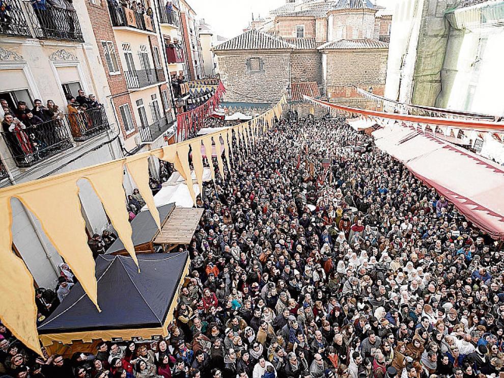 La plaza de la Marquesa se vio repleta de público.