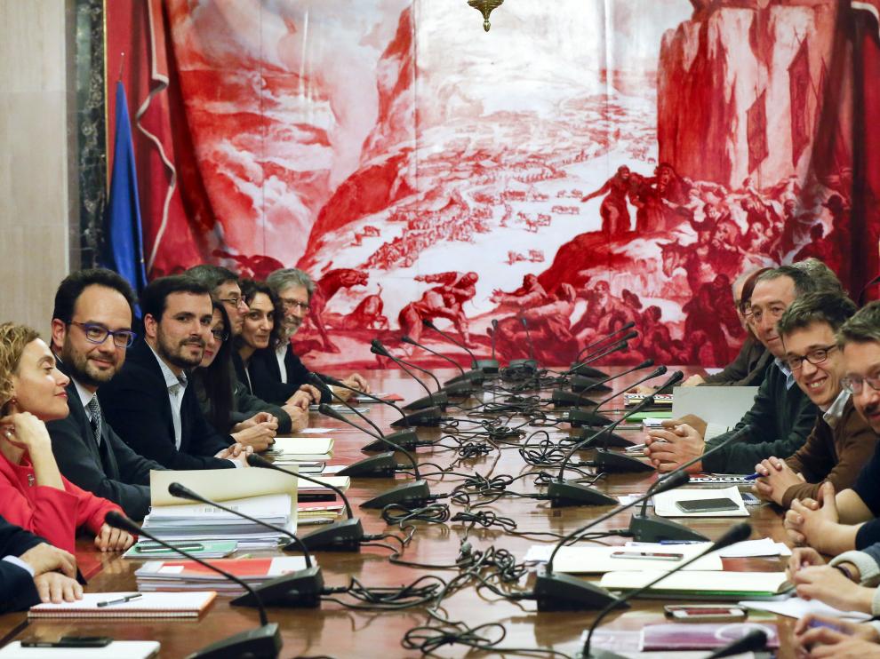 PSOE, Podemos, IU y Compromís mantienen los contactos a cuatro