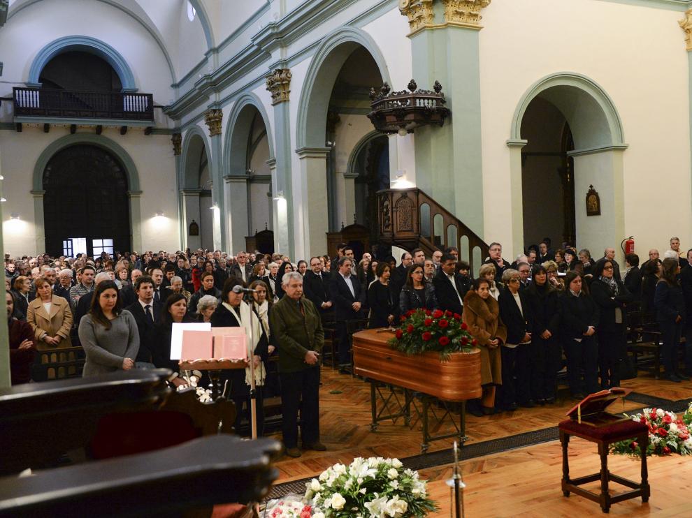 La iglesia de San Andrés se llenó ayer tarde de gente para dar el último adiós a Ricardo Eced.