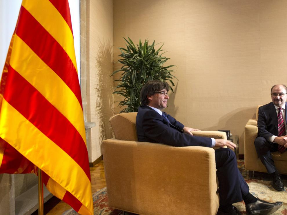 Lambán y Puigdemont se reúnen en Barcelona