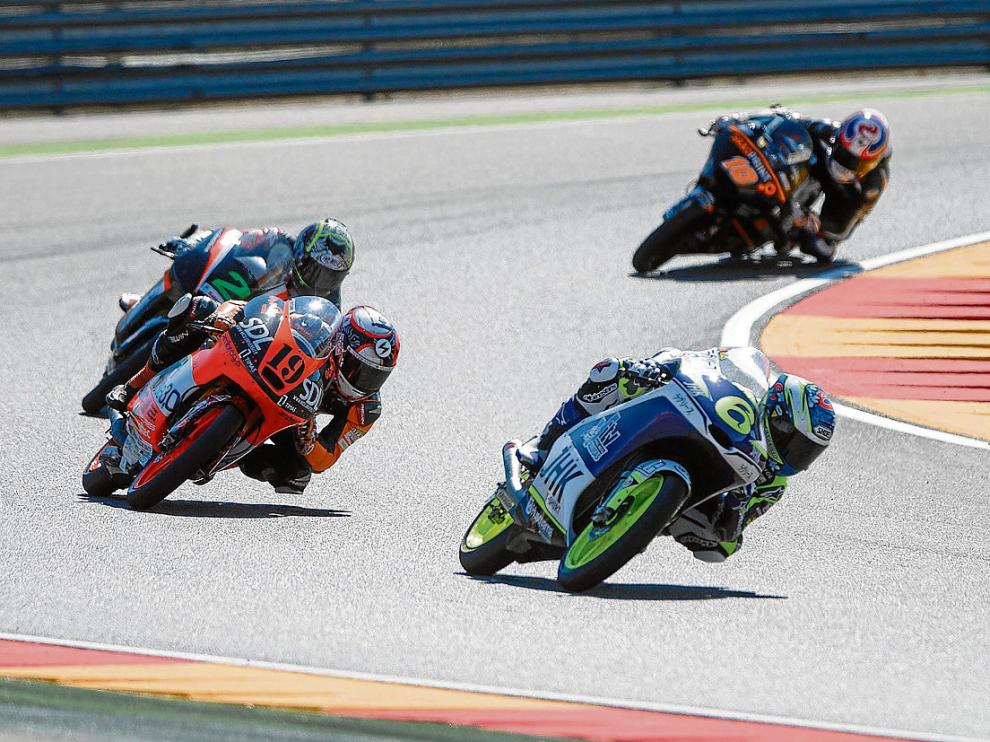 Fotografía de los libres previos al GP Movistar de Aragón de 2015 en el circuito de Motorland.