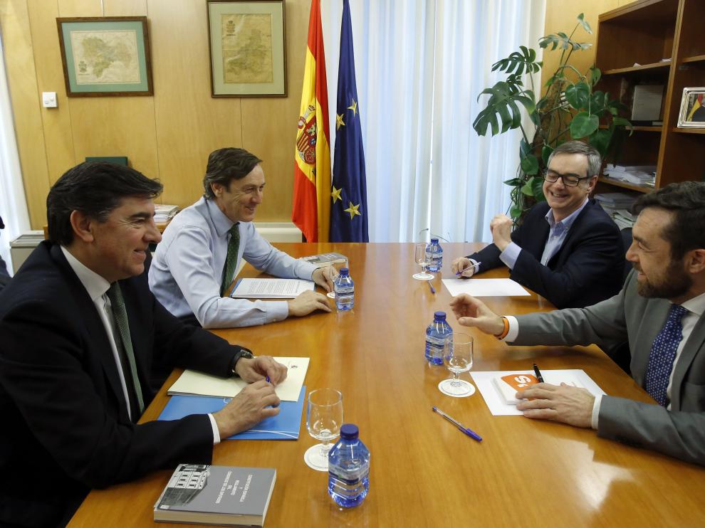 Reuniçon este martes entre representantes del PP y Ciudadanos.