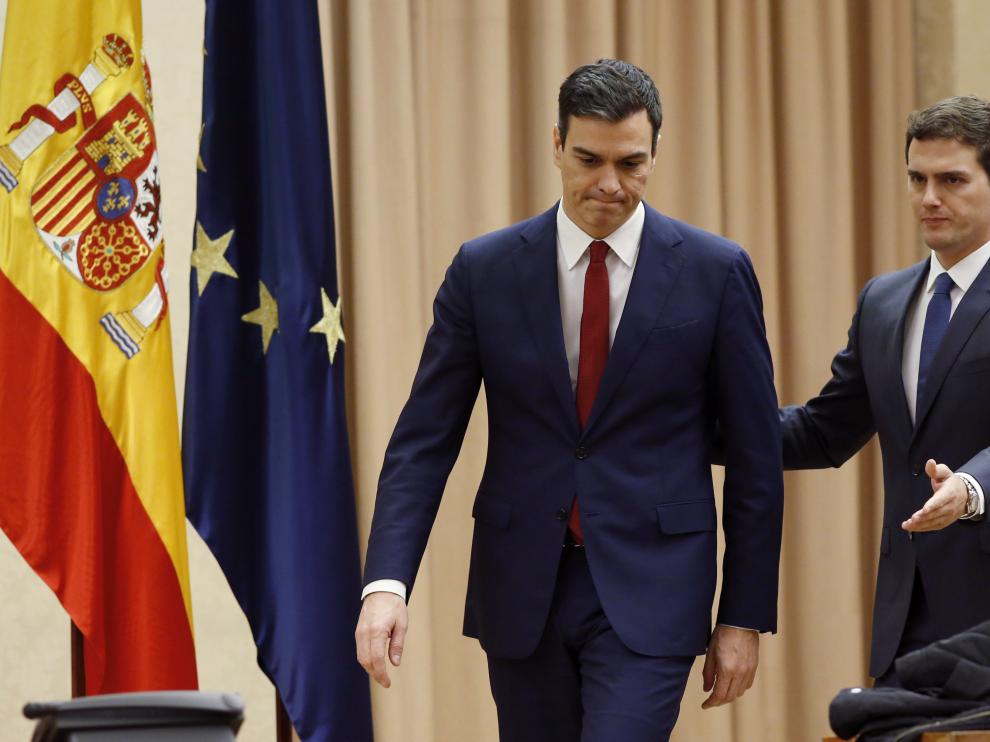 El secretario general del PSOE, Pedro Sánchez, y el presidente de Ciudadanos, Albert Rivera.