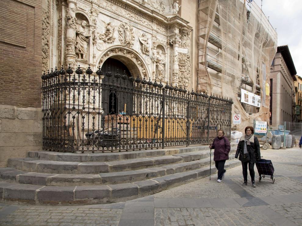 La colegiata de Santa María la Mayor de Calatayud se encuentra en proceso de restauración.