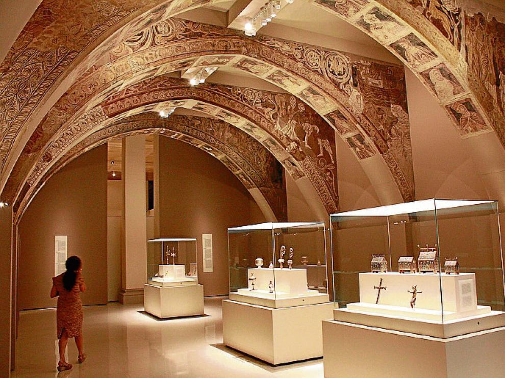 Las pinturas de la sala capitular de Sijena se exhiben en el MNAC.