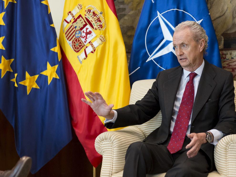 El ministro de Defensa en funciones, Enrique Cidoncha, en su despacho.