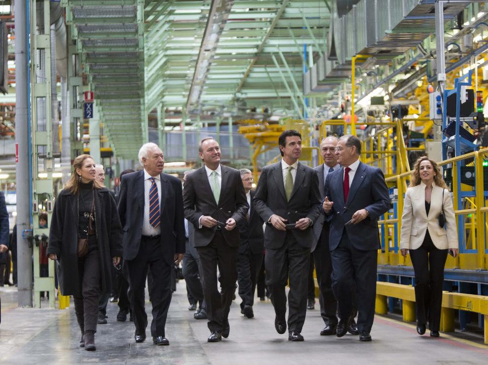 El ministro de Industria en funciones, José Manuel Soria, en la fábrica de Ford en Valencia.