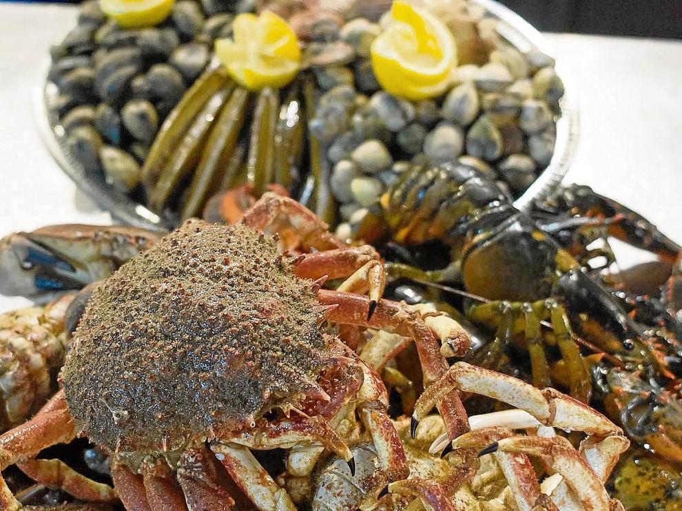 Bonitos ejemplares de distintas variedades de mariscos que se pueden degustar en Maris Galicia.