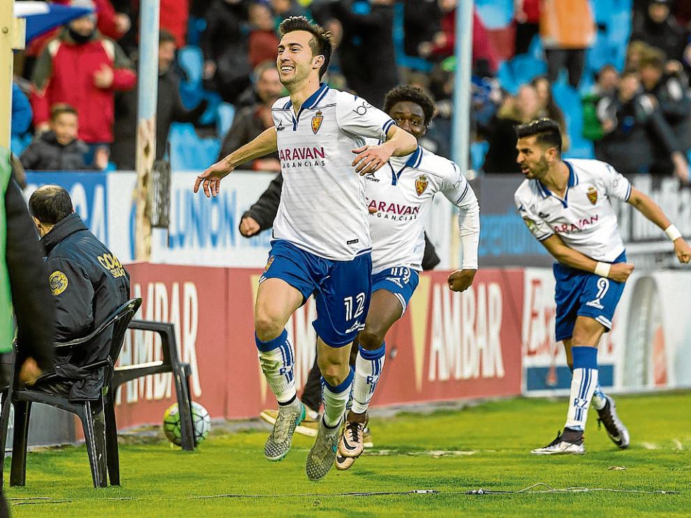 Manu Lanzarote celebra el gol que marcó ayer al Lugo.