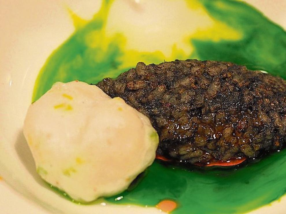 Original arroz caldoso de mejillones y calamar.