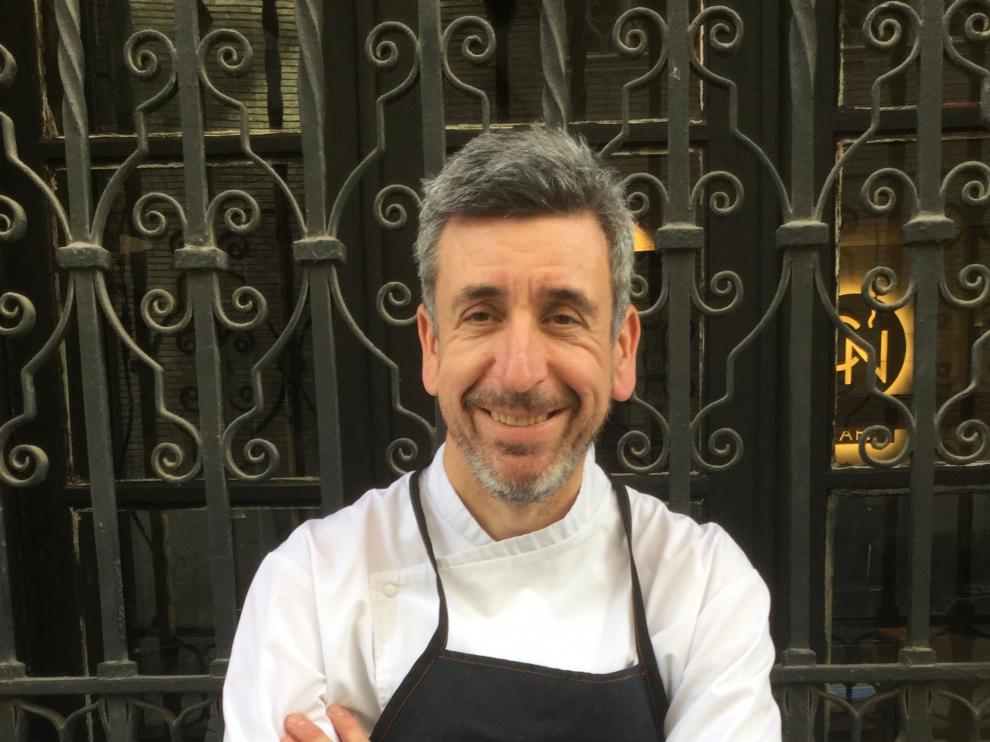 El cocinero y jefe de sala del Café Nolasco Juan Carlos Callejas.