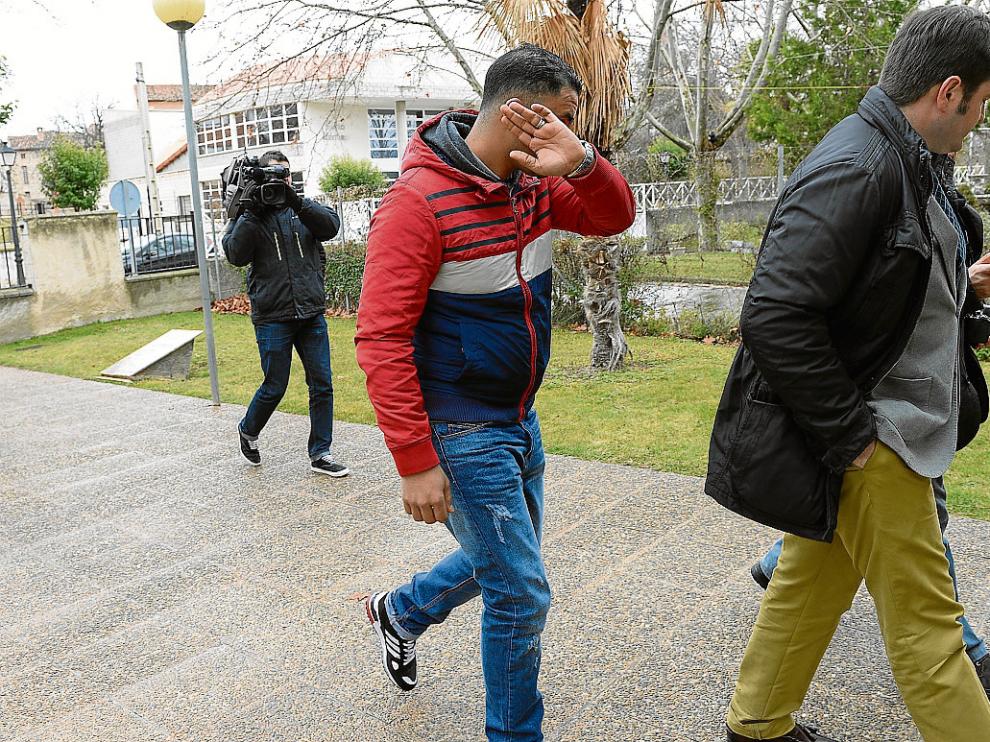 Un investigado por el crimen de Fuentes Claras se dirige al Juzgado de Calamocha para declarar.