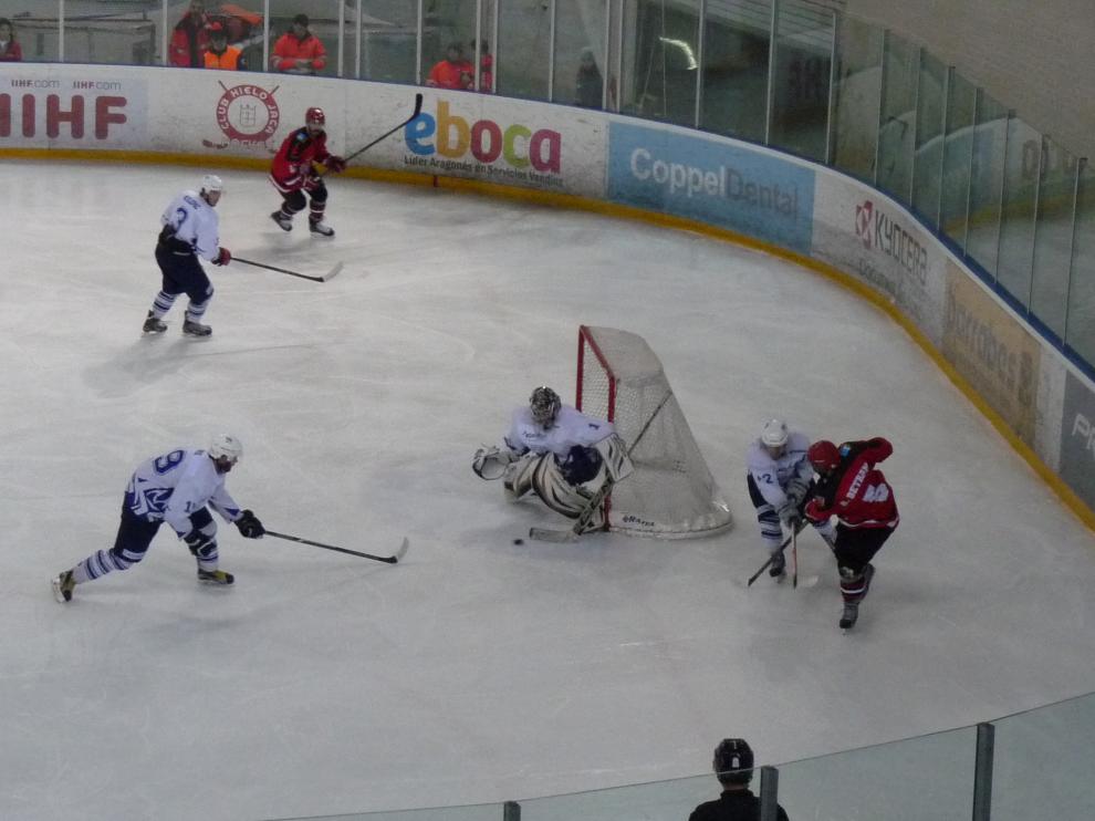 La Liga nacional de Hockey sobre hielo se decidirá el próximo sábado en San Sebastián