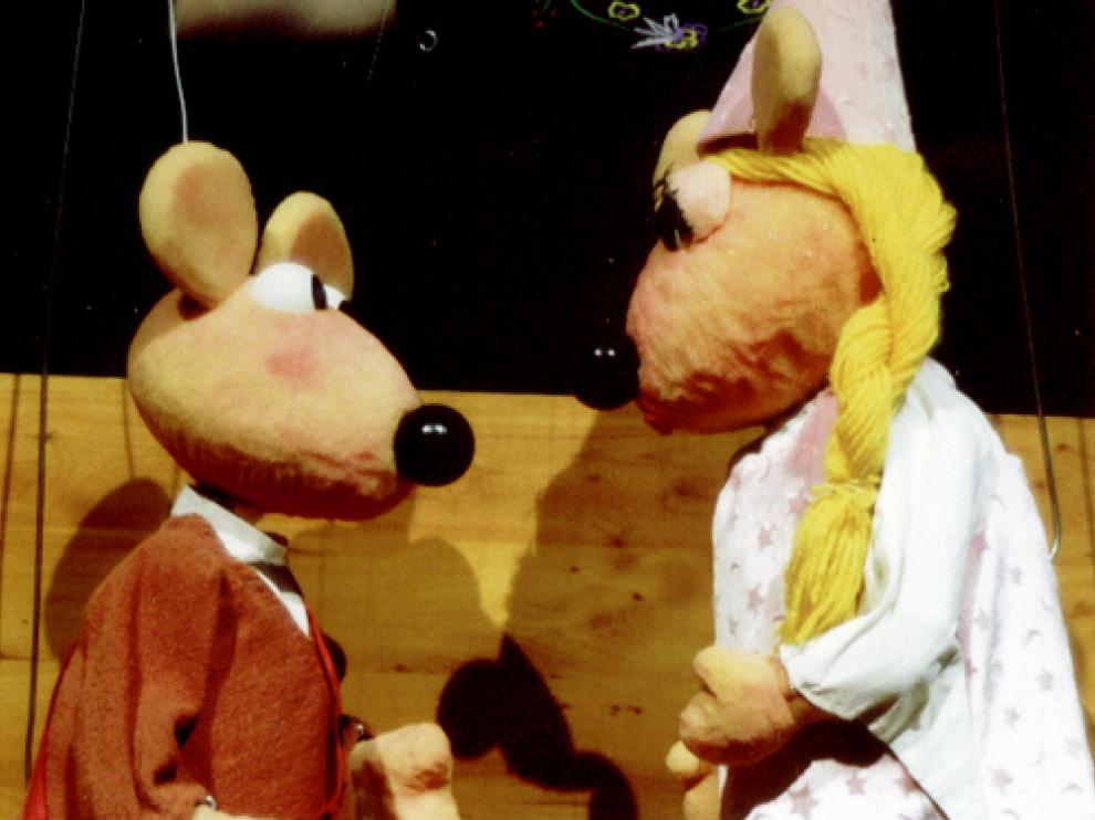 Dos marionetas de la obra 'El sastrecillo valiente'.