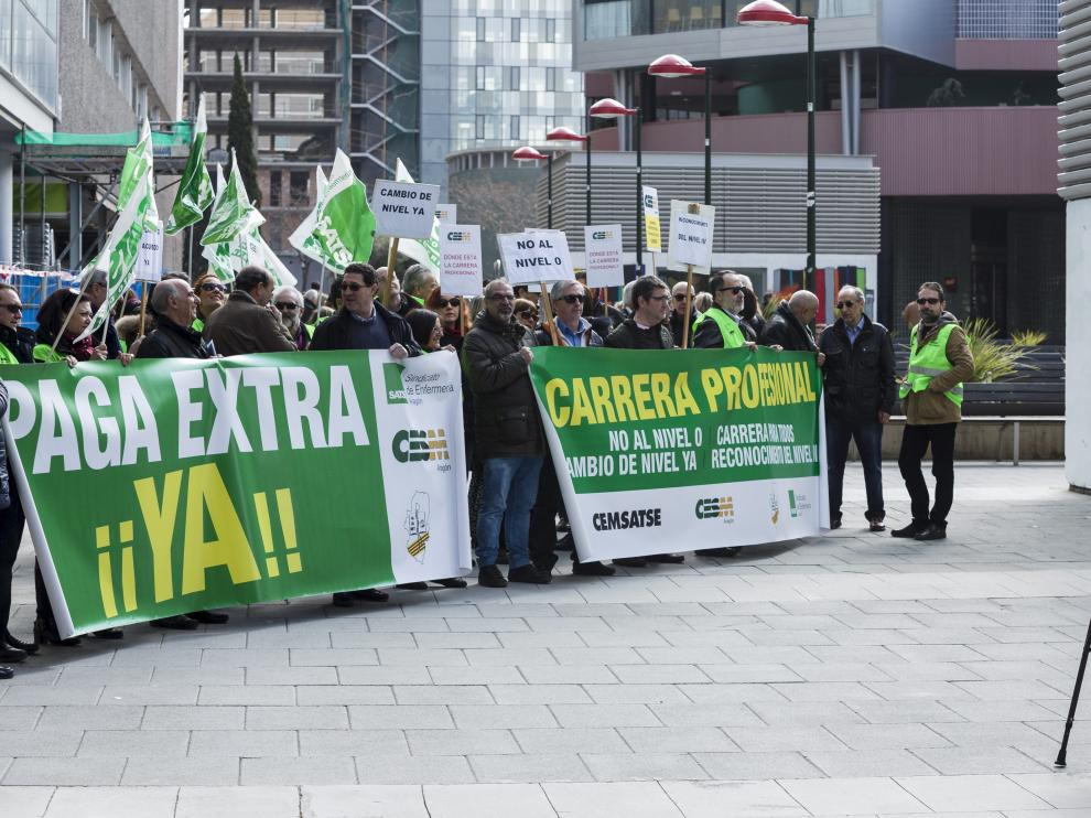 Protesta de los médicos ante la DGA