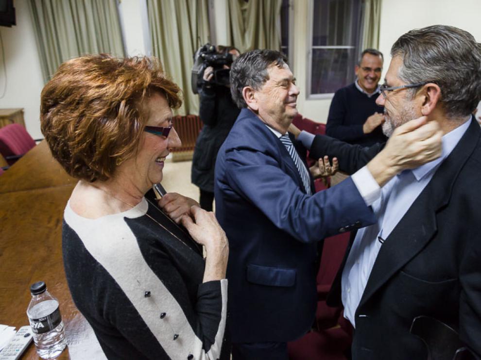 Manuel López felicita a Mayoral tras conocerse los resulados.