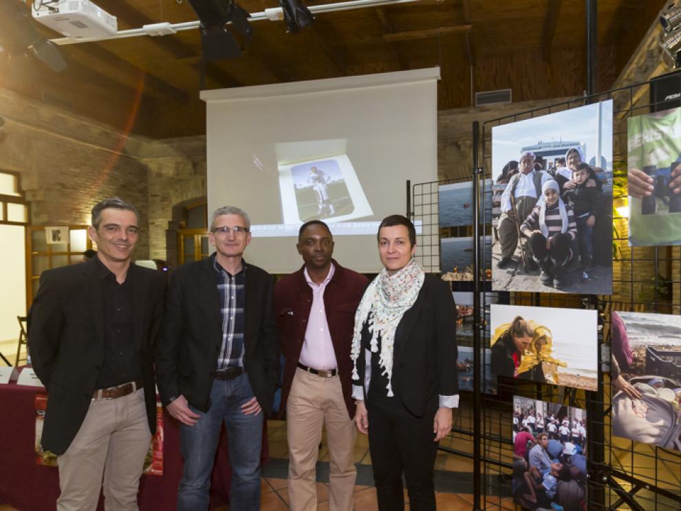 Pablo Carreras, Ignacio Celaya, Kossi Simeon Atchakpa y María Torres-Solanot, en la Casa de las Culturas antes de la presentación de ?´La dignidad`.