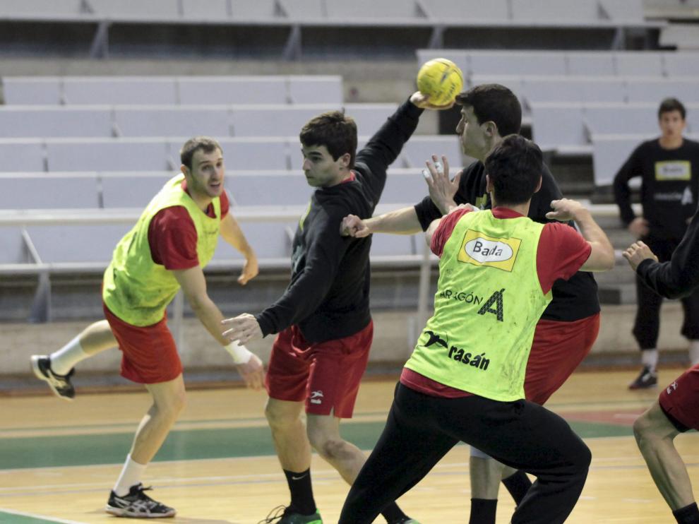 Entrenamiento del Bada Huesca antes del derbi aragonés.